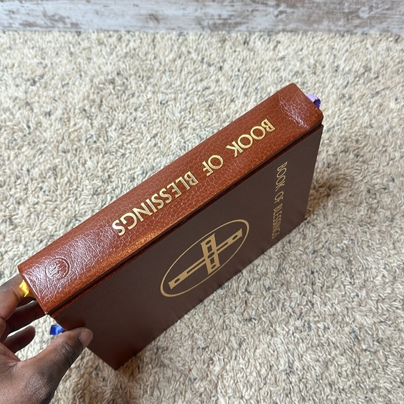 Book of Blessings - Brown Cloth Edition 1989 - Picture 7 of 9